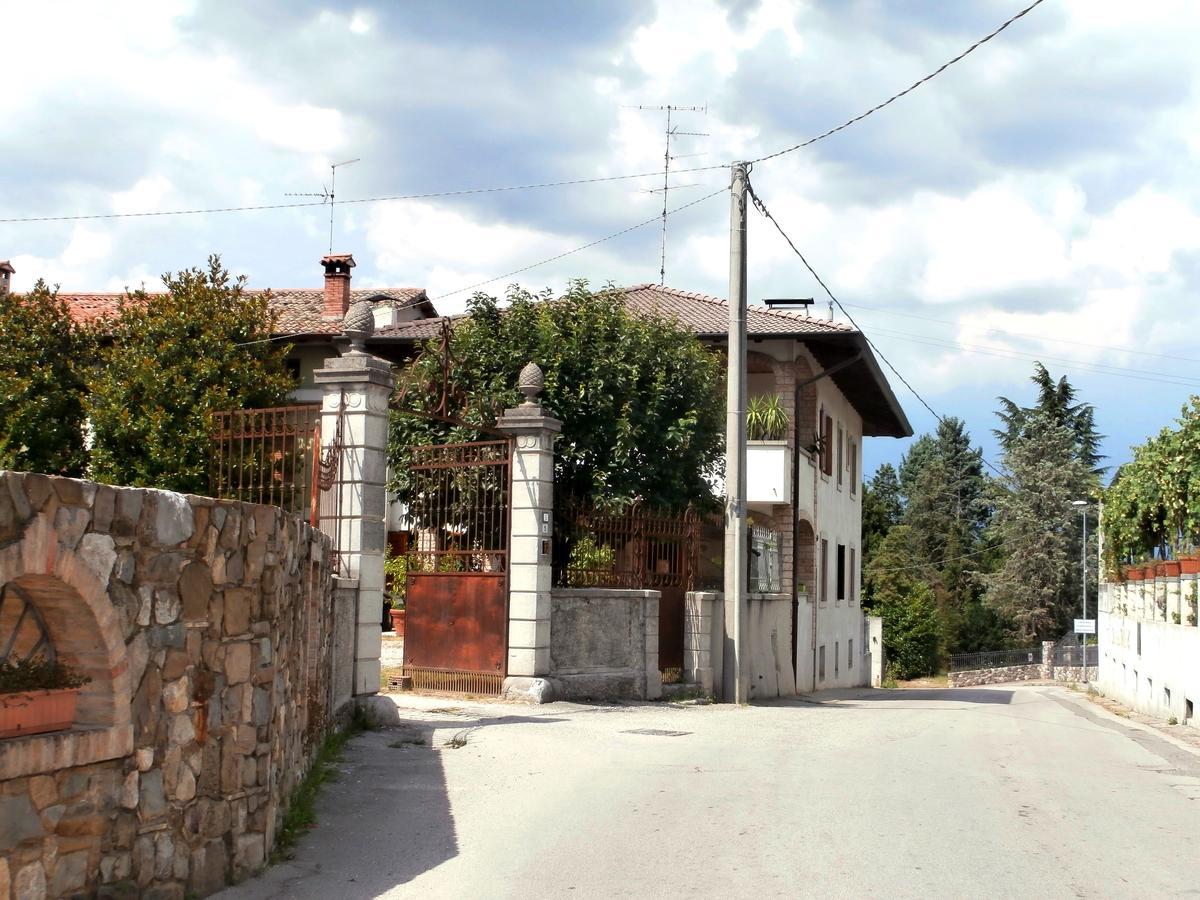 B&B Nella Terra Di Mezzo Caporiacco Eksteriør billede